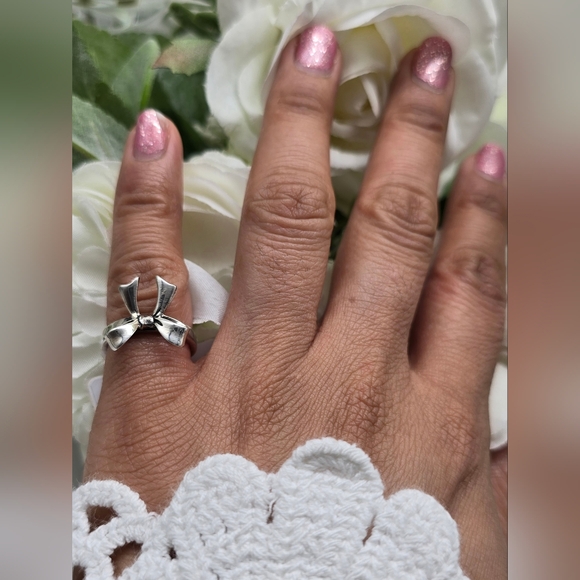 ♥️ ELEGANT BOW RING - Picture 2 of 8